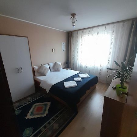 15 Minutes Apartment Bucharest Luaran gambar