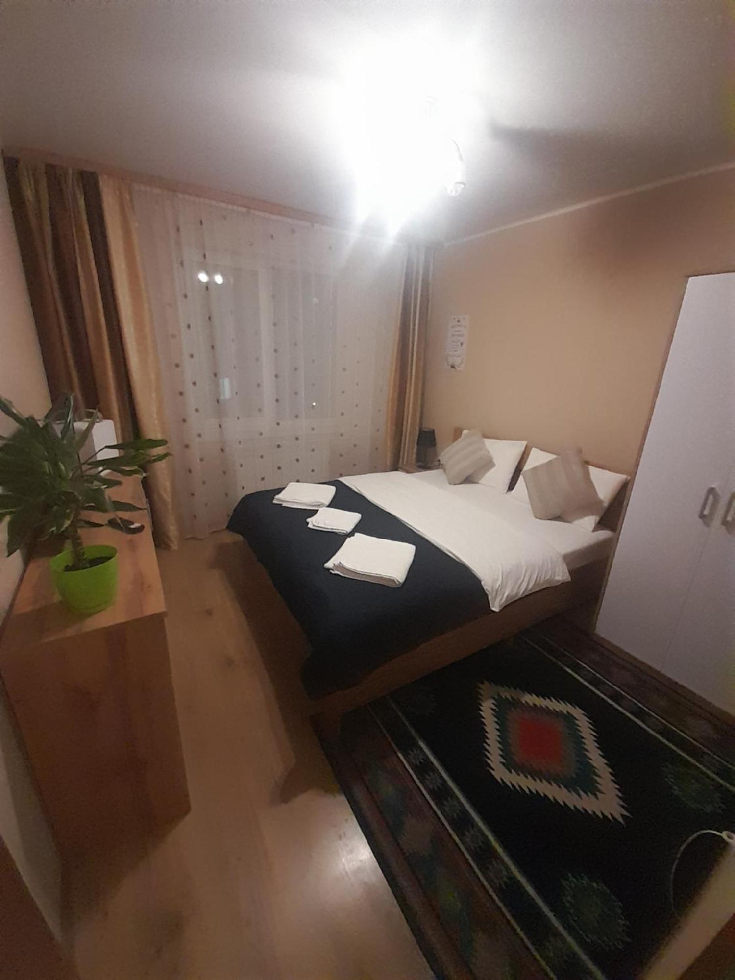 15 Minutes Apartment Bucharest Luaran gambar